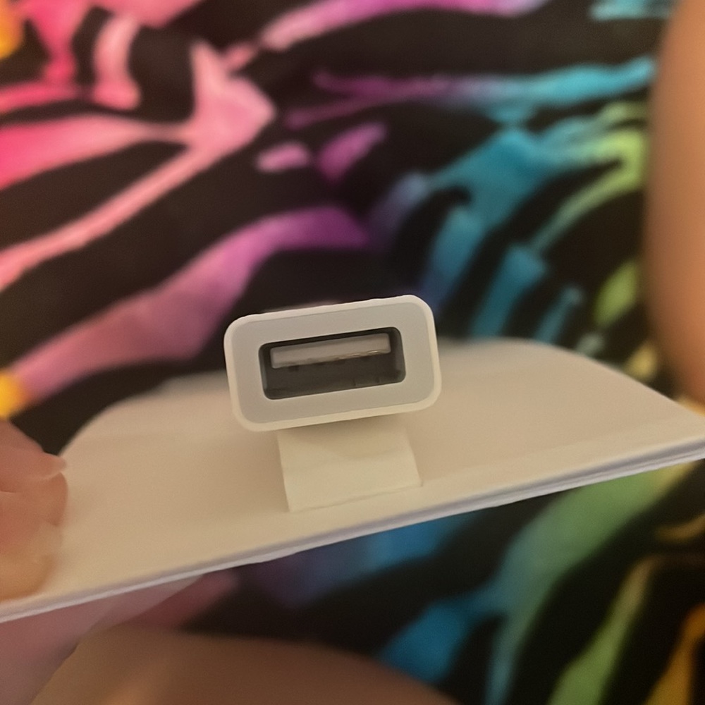 ORIGINAL APPLE USB-C to USB Adapter - Picture 6 of 7